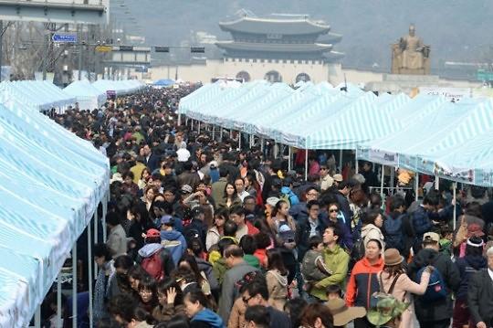 首尔外国人跳蚤市场将于15日重开