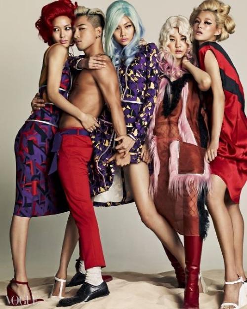 Bigbang太阳携手超模演绎性感华丽复古风