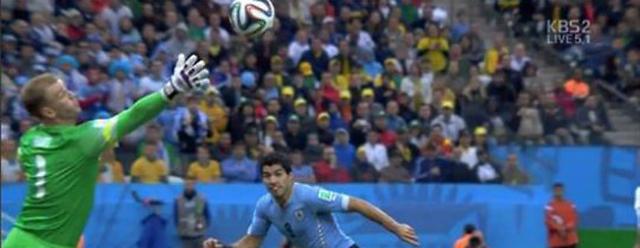 Suarez scores twice to give Uruguay 2-1 victory over England