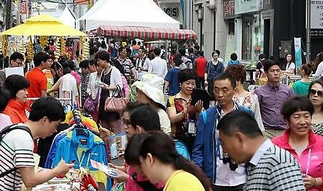 报告称应吸引中国游客发展韩国服务业