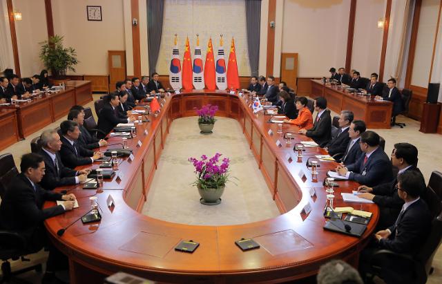 <习近平访韩—首脑会晤>韩中举行首脑会谈扩大会议
