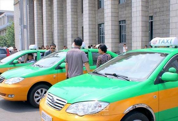 朝鲜平壤推行电话预约出租车服务