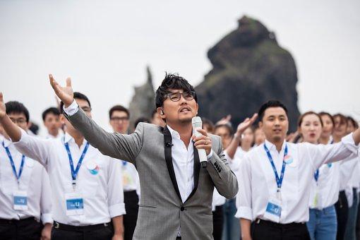 K-pop legend Lee Seung-chul makes unification song debut with North Korean defectors at Dokdo