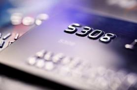 Overseas credit card spending by those residing in S. Korea soars 17.9% in 2nd quarter