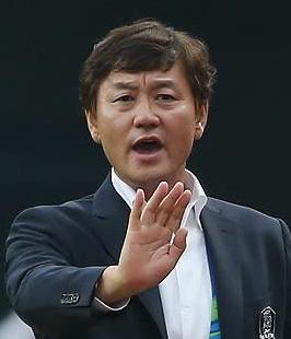 Lee Kwang-jong named to coach national football team for 2016 Rio Olympics  