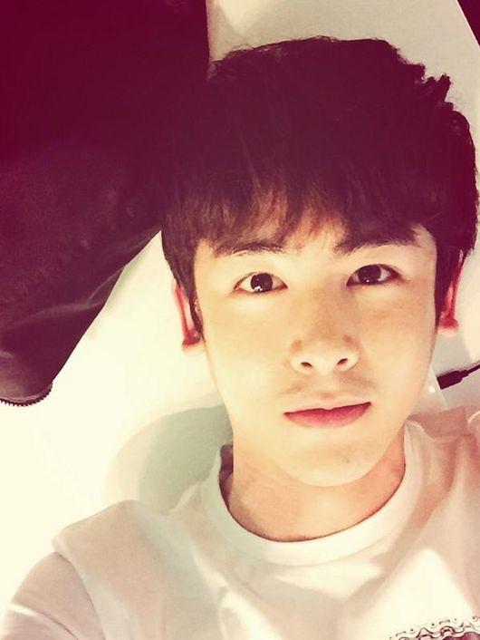 2PM Nichkhun reveals a photo of him in bed