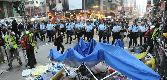 Hong Kong protests: 20 hurt in street battles