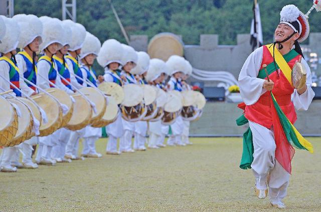 Traditional Korean farmers band music Nongak likely to make UNESCO World Heritage List 
