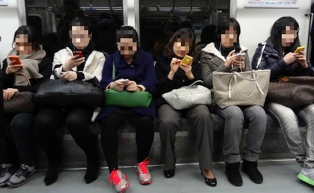 韩国人智能手机使用比重全球居首
