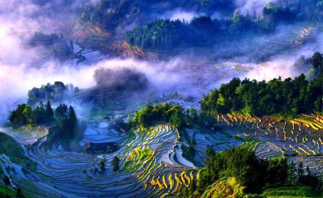 <“海外华媒高层走读大美湘西”系列报道>梅山文化的“活化石”——蚩尤故里美丽新化