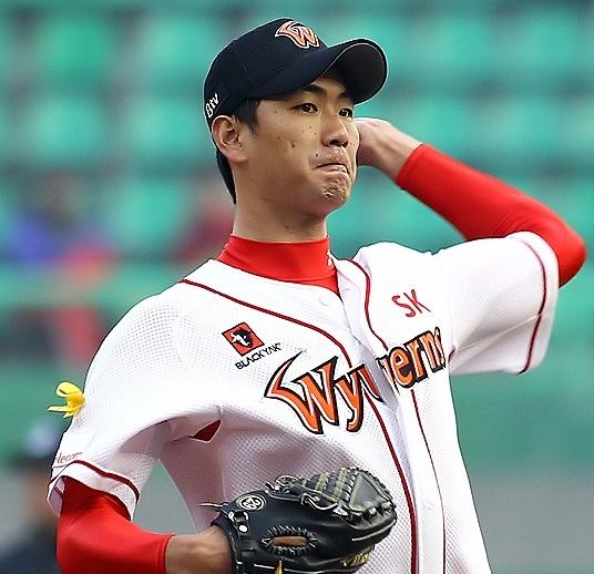 SK Wyverns pitcher Kim Kwang-hyun to tie the knot in Seoul Dec. 14