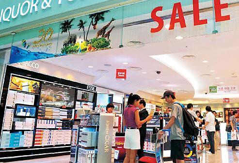 仁川机场免税店销售额逾220亿元 位居全球首位