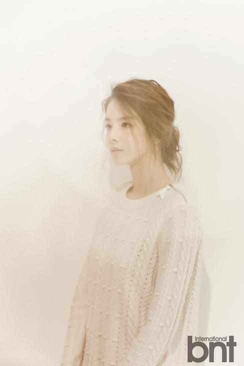 演员李智妍拍写真 机车皮衣野性迷人