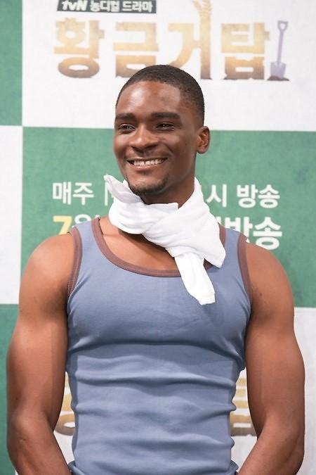 综艺《非首脑会谈》Samuel Okyere将加盟MBC《真正的男人》