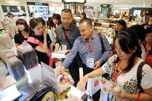 春节将至 韩化妆品服装业促销战启幕只为中国游客