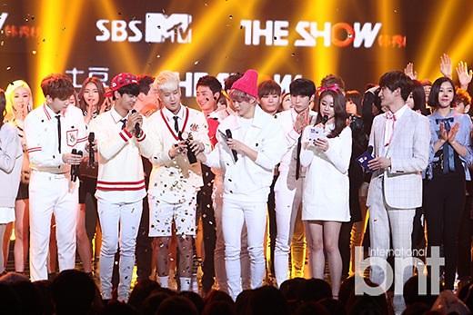 VIXX等献唱《THE SHOW》 喜获二连冠