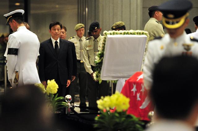 李光耀国葬仪式举行 多国政要出席数十万人唁别