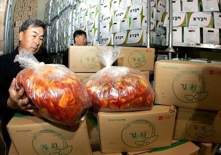 中国制造逆袭！20万吨泡菜上韩国饭桌 