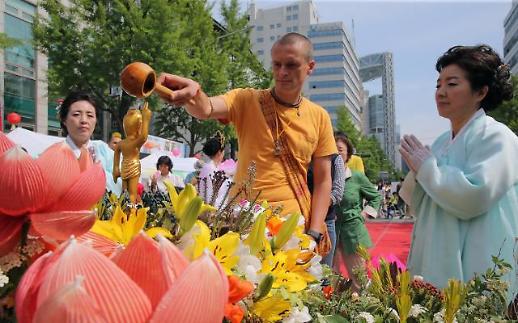 “老外”在韩体验佛教文化