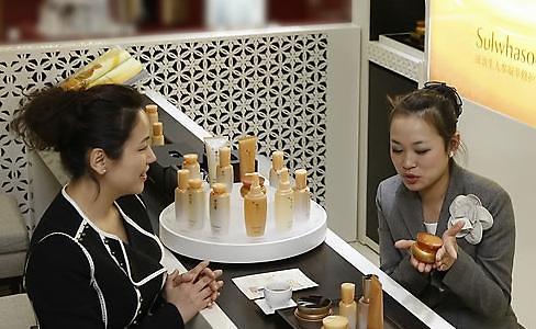 韩国化妆品中国市场大发 赶超美日位居第二
