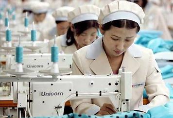 韩女性劳动者平均年薪不及男性六成