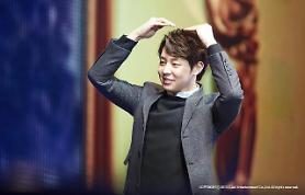 JYJ member Park Yu-chun to enlist in Army Aug. 27: agency   