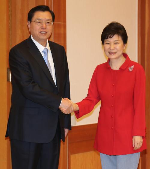 韩国政经界总动员 共同迎接张德江