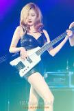 Wonder Girls Seonmi plays bass guitar 