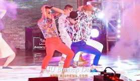 Park Jin-young pairs with Yoo Jae-suk at Infinite Challenge Music Festival