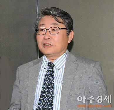 [아주초대석] 안승호 한국유통학회장 국내 면세점 운영은 경주 수학여행 기념품 판매 수준