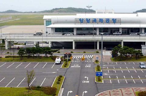 江原道襄阳国际机场开通至中国9城市包机航线