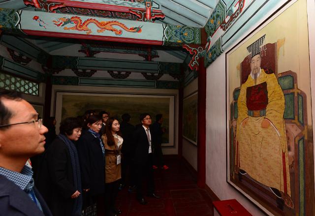 Exhibition of artifacts recovered from palace site in North Korea opens  