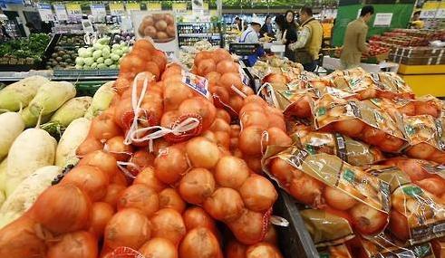 韩国遭遇40年来罕见大旱 一棵白菜价飙至19元