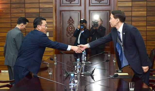 Two Koreas hold high-level talks in Kaesong