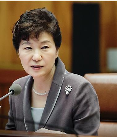 South Korean president says bio-medicine industry to drive future economic growth
