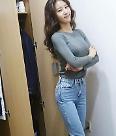 택시 김정민, 초밀착 상의에 드러난 은근한 볼륨감…옛스럽고 의상도 소화!