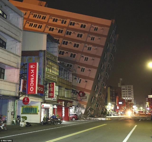 台湾南部发生里氏6.4级地震 多处楼房倾倒