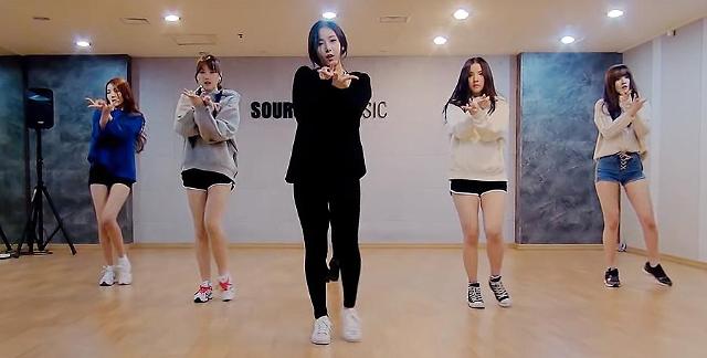 G-Friend releases practice version of “Rough” choreography