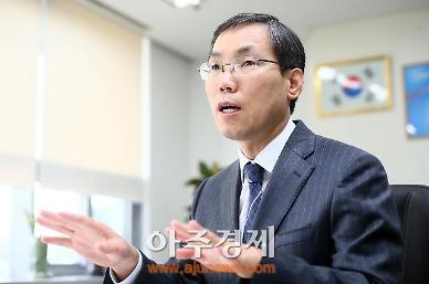 [아주초대석] 임원선 국립중앙도서관 관장 모바일 온리 시대…도서관은 정보 누락 방지하는 충실한 보완재 