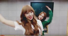 Cosmic Girls catching fans eyes in new Mo Mo Mo MV
