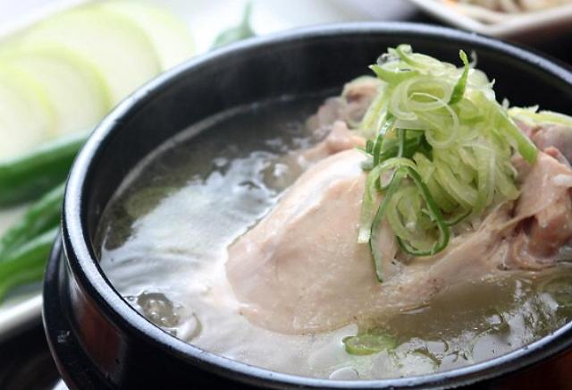 Samgyetang party and live concert for Chinese tourists
