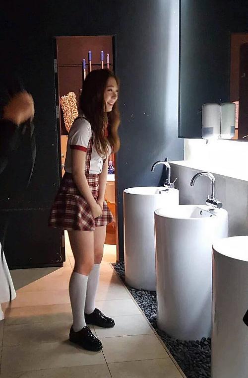 Photos of IOI taken in bathroom leaked online by Sasaeng fan