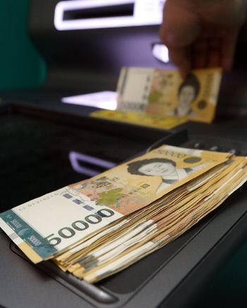 面值的纸币大量流通,占市面总流通纸币的近30%,总价值超过70万亿韩元