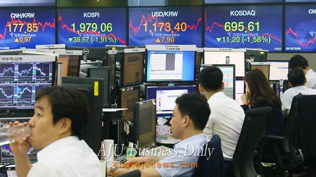 South Korean shares fell 3.09 pct on concerns over Brexit 