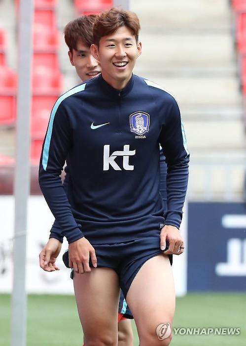 Three Olympic wild cards for South Korean football squad
