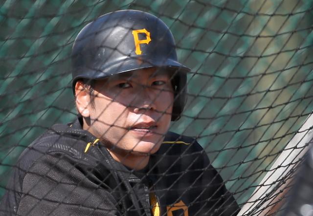 Pirates Kang Jung-ho under investigation for alleged sexual assault