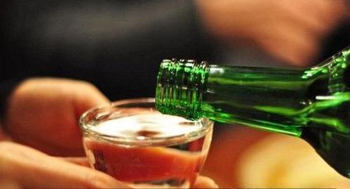 韩国人不爱洋酒喝烧酒  半年不到人均干掉29瓶