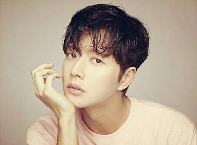 Park Hae-jin-themed smartphone to be rolled out this year