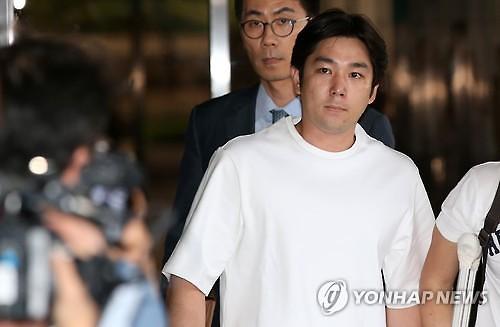 Super Junior Kangin appeals for mercy in drunk driving case