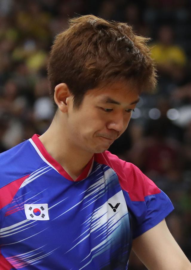 Oly) Badminton player Lee Yong-dae hints at retirement: Yonhap